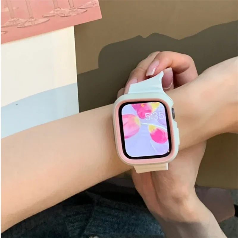 جراب لطيف وردي وأبيض للساعة ، سوار سيليكون ناعم مموج لسلسلة iWatch 9 ، 8 ، 7 ، SE ، 6 ، 5 ، 4 ، 41 ، 49 ، 45 ، 38 ، 40 ، 42 ، 44