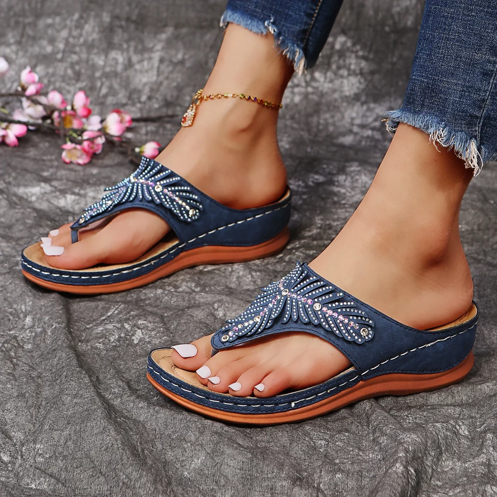 Damen-Flip-Flops mit Strass-Keilabsatz, Bohemian-Plattform-Zehentrenner-Sandalen, rutschfeste Slip-On-Sommerschuhe für den Strand – Detail 2