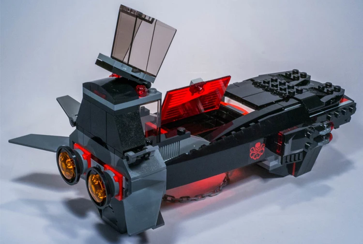 354 pezzi Super Fighter Revengers Iron Skull Sub Attack Deep Underwater Jet 07020 Building Blocks giocattolo compatibile con il modello