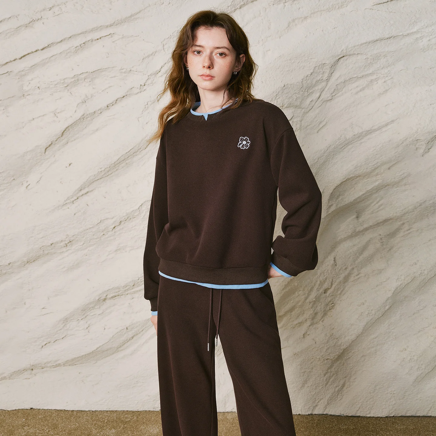 TOYOUTH Women 2 Piece Outfit Set 2026 Winter New Cashmere Feel Fleece Lined Contrast Loose Sweatshirt Wide Leg Casual Pants