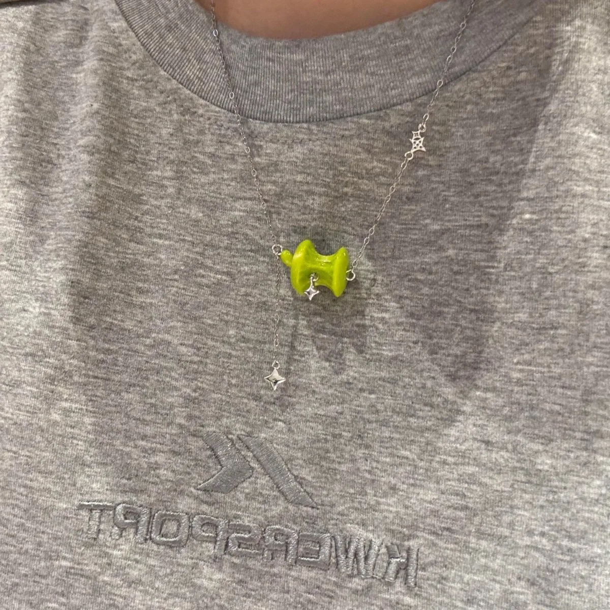 Hot New Super Immortal Girl Green Apple Pendant Necklace Women's Niche Premium Sense Design Vitality Light Luxury Clavicle Chain