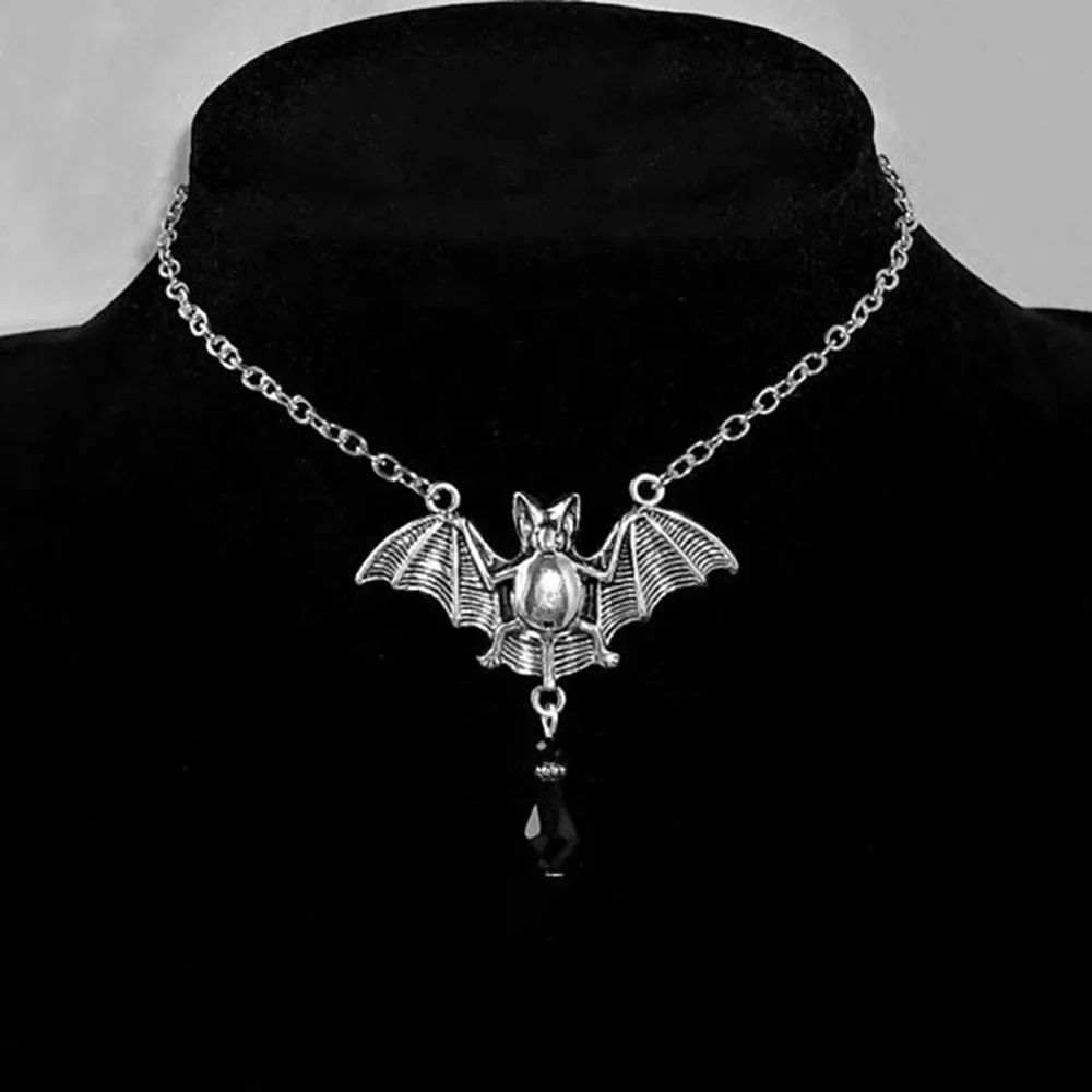 Fashion Vintage Gothic Hip Hop Rock Punk Bat Pendant Necklace with Black Cabochon for Women Men Party Halloween Jewelry Gift