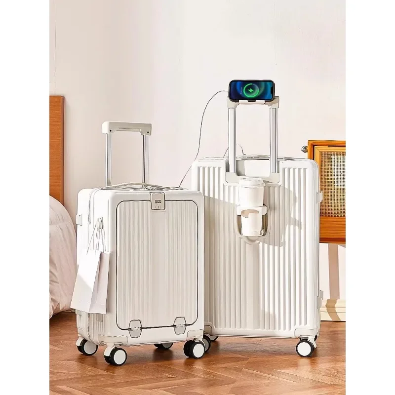 Short-term business trip, stay abroad, hotel artifacts, travel goods, essential supplies, travel portable disposable boarding