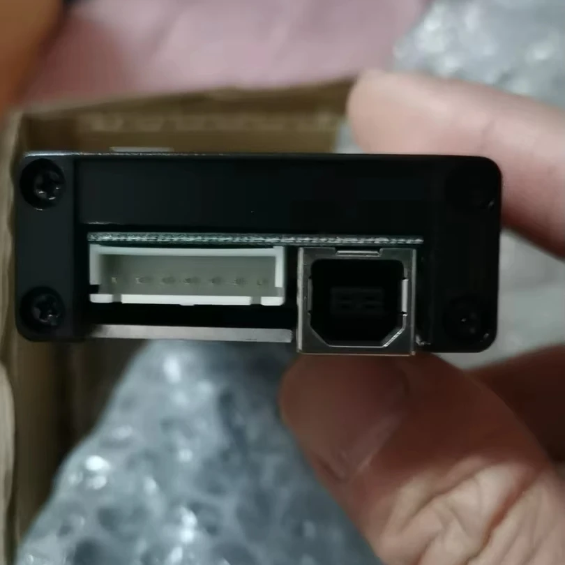 

Brand New ACC-CR-USB2 8FA0009003453 Metal Checker for Multi-Split Central Air Conditioning Electric Manual Solar Power