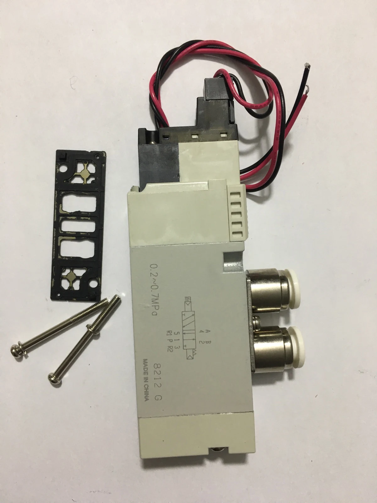 

4GD219-E2C Solenoid Valve 4GD219-C6-E2C-3 Pneumatic Components CKD-Type