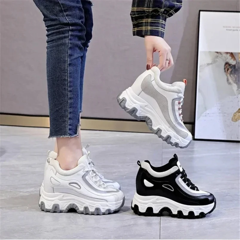 2025 ربيع الخريف مختلط اللون أحذية النساء منصة أحذية رياضية كاجوال تنفس أحذية رياضية السيدات الارتفاع زيادة حذاء رياضة