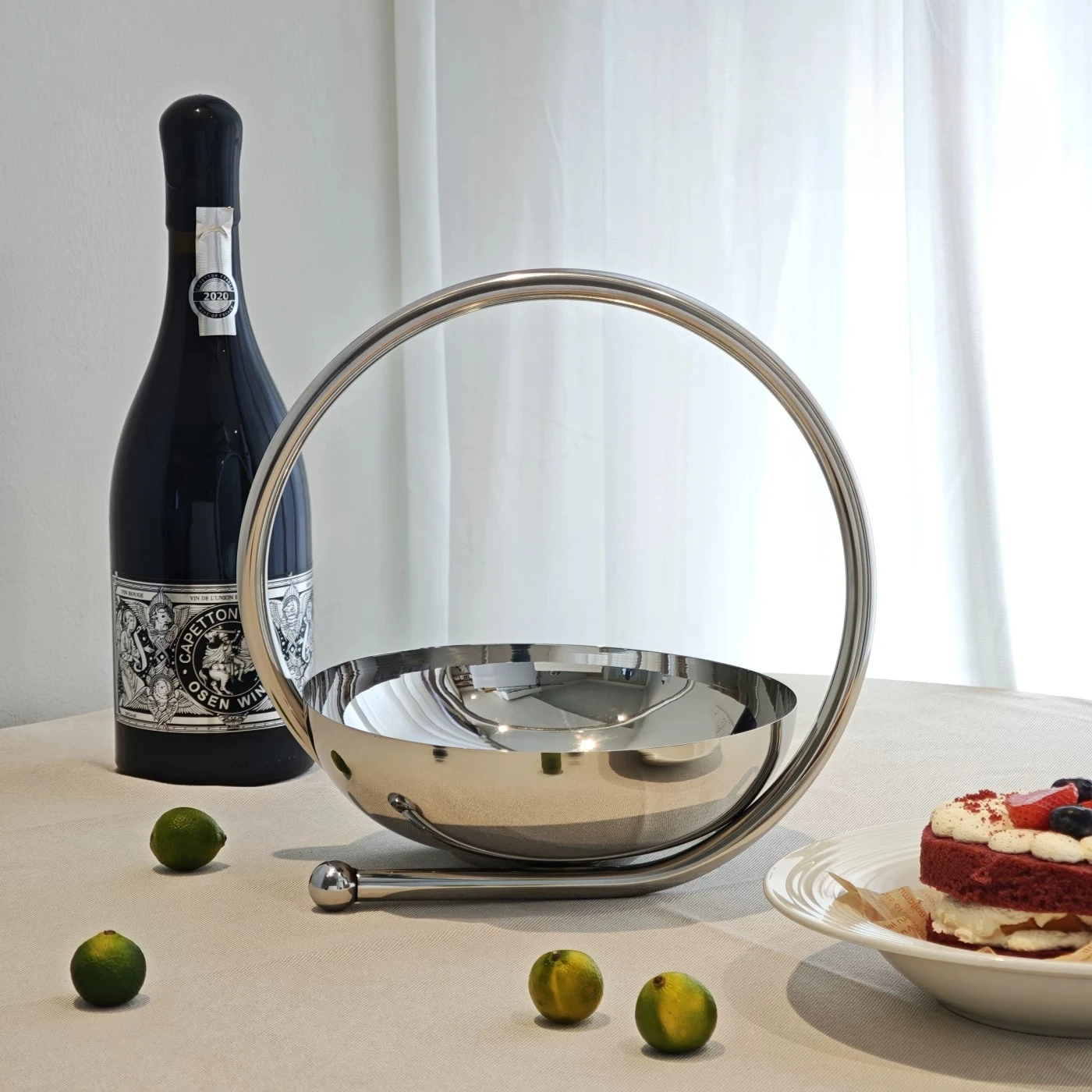 European Modern Stainless Steel Decorative Tray Creative Basket Ornament Luxury Art Display Trays for Dessert Fruit Storage Tray