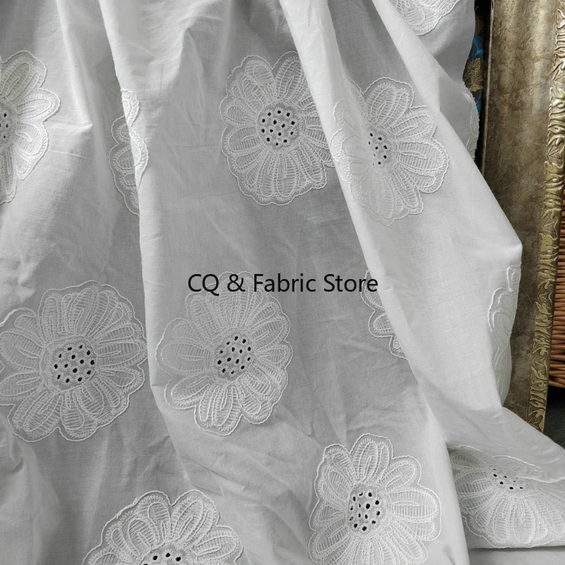 134cm Wide 1yards/lot White 3D Flower Embroiderey Cotton Cloth Fabric Dress/Clothes/ Table Cloth/DIY Curtain Material