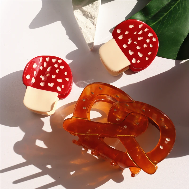 HangZhi Cute Mushroom Brown Croissant Hair Clip for Women Girls Hair Claw Headwear 2023 New Summer Hair Accessories