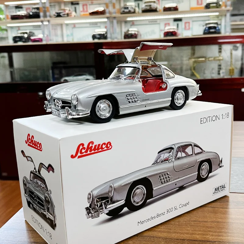 Schuco 1/18  300SL Coupe silver red interior Metal model classic car for a friend\'s birthday present