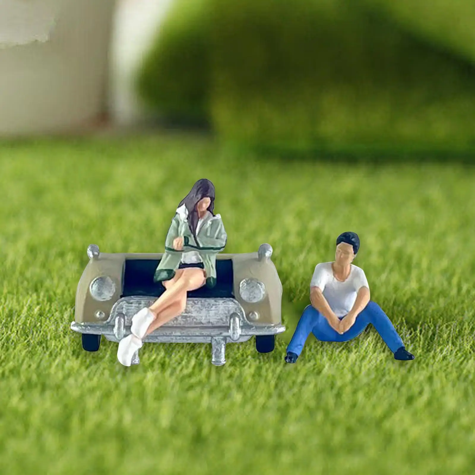 2 Pieces 1:64 Camping Boys Girls Model Desk Decoration with Sofa Model for Miniature Scene Dollhouse Photography Props Ornament