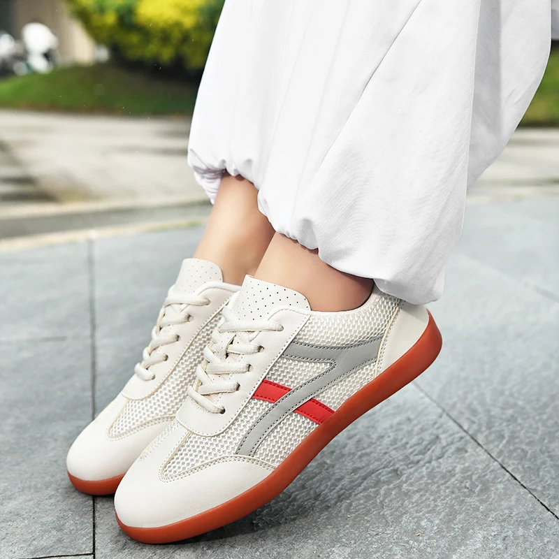 أحذية فنون الدفاع عن النفس الجديدة قابلة للتنفس لعام 2025 للنساء والرجال أحذية تاي تشي منخفضة الجودة أحذية رياضية خارجية مانعة للانزلاق أحذية الكاراتيه التايكوندو