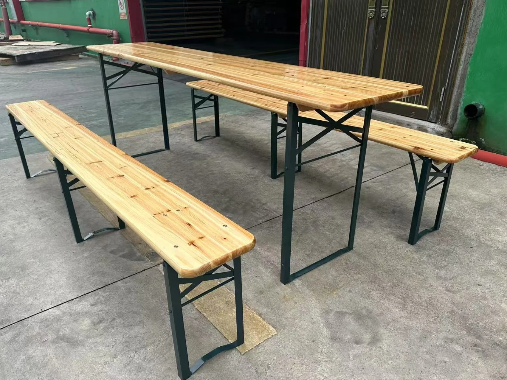 

8 Seater Outdoor Furniture Garden Table Party Folding Beer and Table Set Wooden Beer Table Bench for Events with Good Three Leg