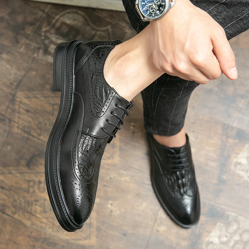 

Men Formal Brand Lace Up Low Heeled Men's Oxford Shoes Wedding Shoes Pointed Toe Crocodile Skin Prom Dress Casual Leather Shoes