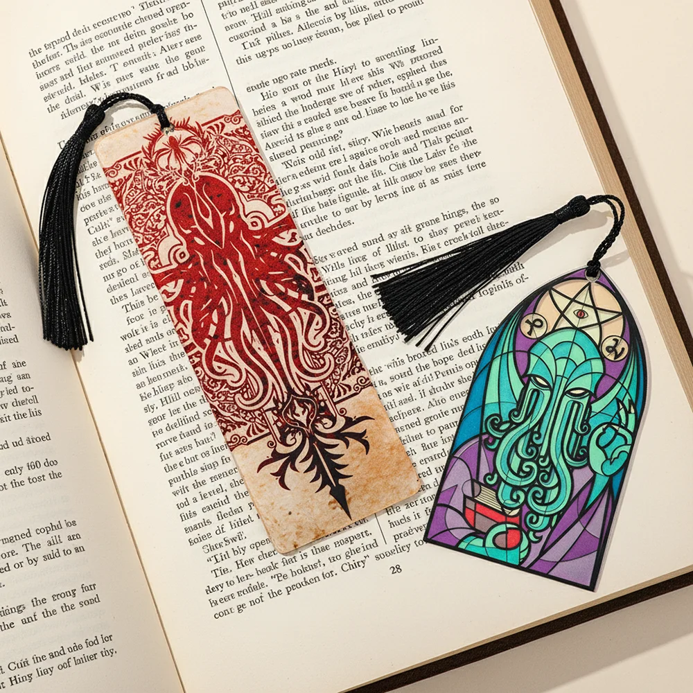 lovecraftian-—-тематические-закладки-с-помощью-Ктулху-вдохновленных-дизайнов-с-черными-кисточками-идеально-подходящих-для-любителей-космических-ужасов