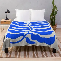 Wild Ferns: manta azul ultramarino con estampado artístico, manta de siesta de diseñador de lujo, edición de mediados de siglo