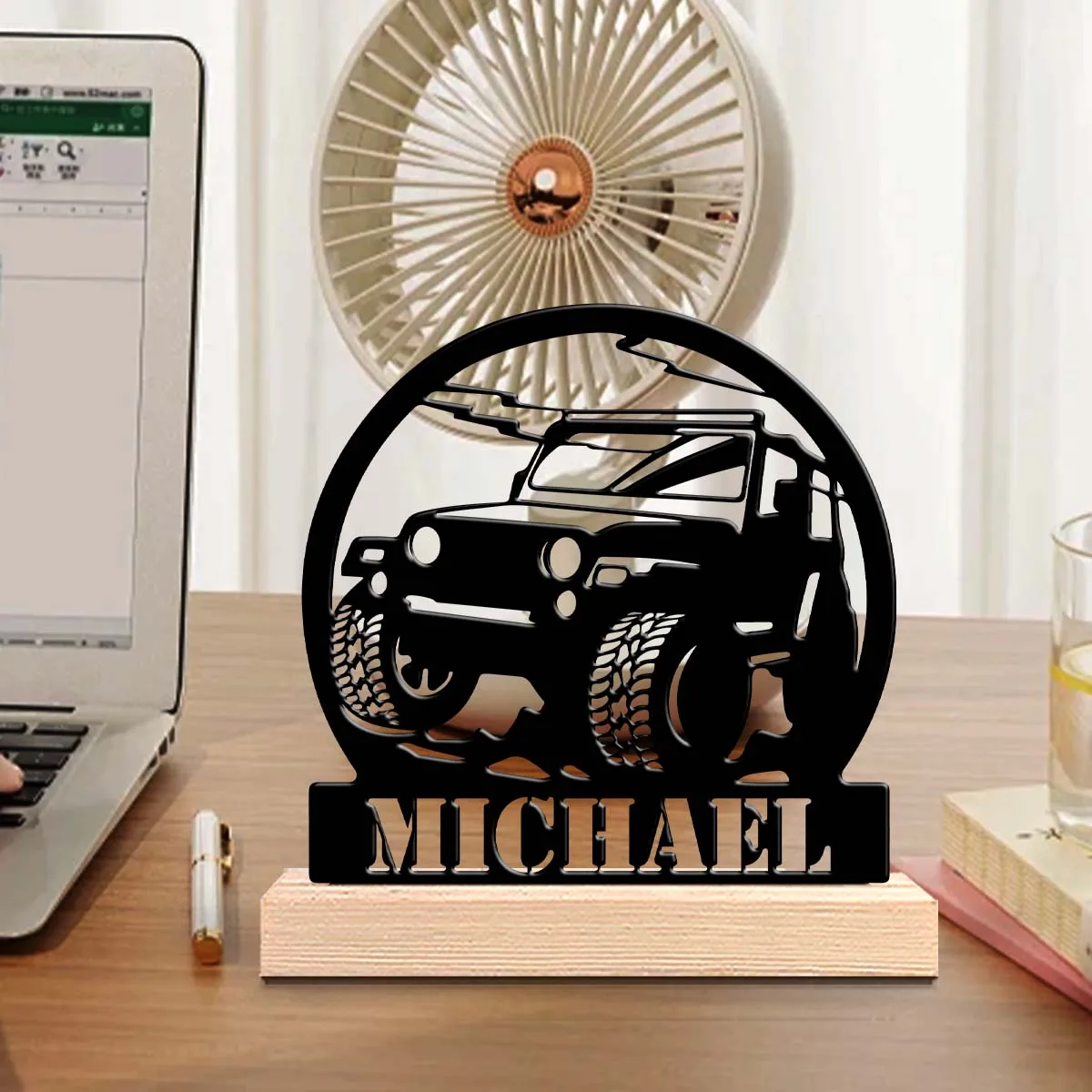 1pc Customized Wrought Iron Desktop Ornaments Customizable Content Equipped with A Wooden Base Bar Decoration, Holiday Gifts