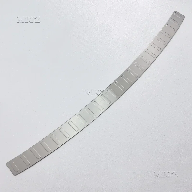 

Car Accessories Stainless Rear Bumper Protector Sill Trunk Rear Guard Tread Plate Cover Trim for BMW X5 E70 2007 2008 2009~2013
