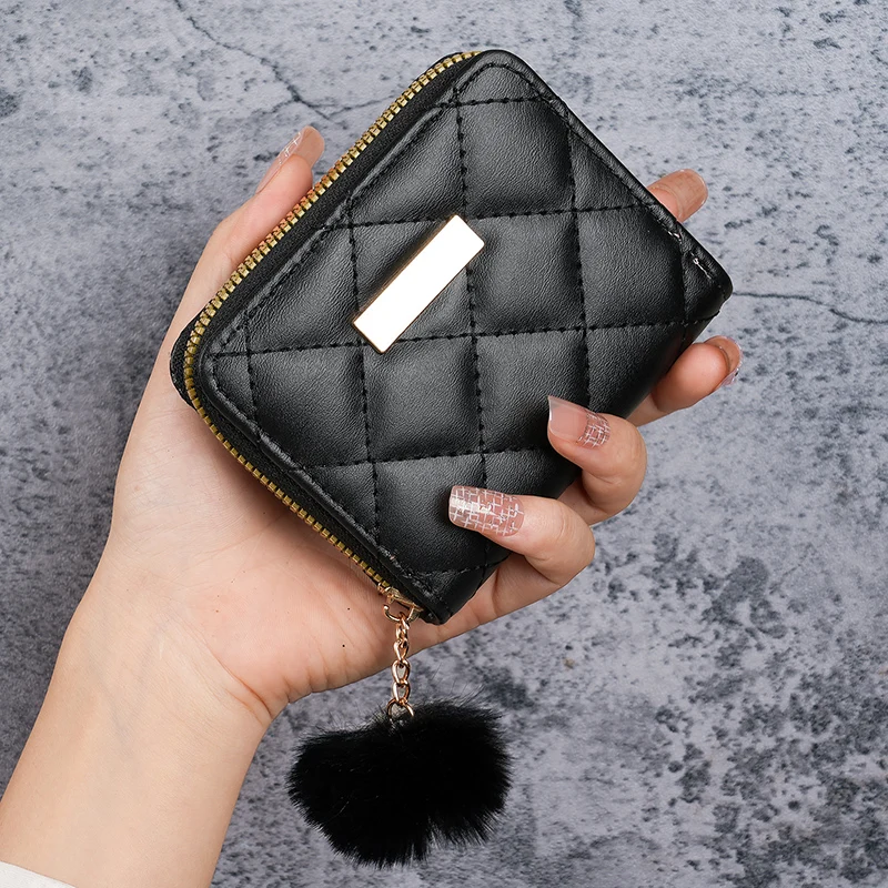 Monedero corto para mujer, monedero con bola de pelo colgante de hierro bordado con diamantes, tarjeta, paquete de comercio exterior de ocio, novedad de 2024