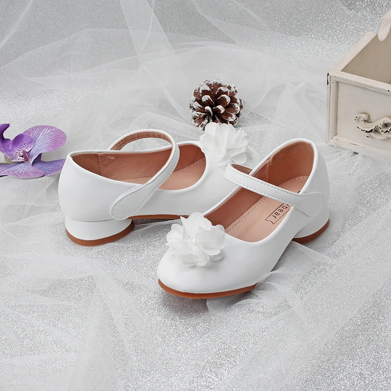 Children\'s shoes in spring and autumn new girls white Pearl flower Princess shoes fashion high heels wear-resistant and non-slip