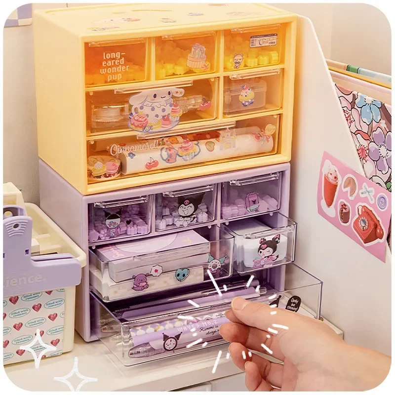 

Kawaii Kuromis Multi-layer 6 Grid Storage Box Cartoon Hellos Kittys Desk Drawer Cute Pochaccos Send Stickers Jewelry Shelf Gifts