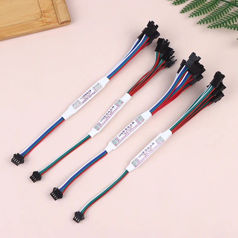 1 To 4/8 DC5-24V TTL Signal LED Amplifier Repeater For WS2811 WS2812B SK6812 3/4Pin Addressable RGBIC LED Strip String Module