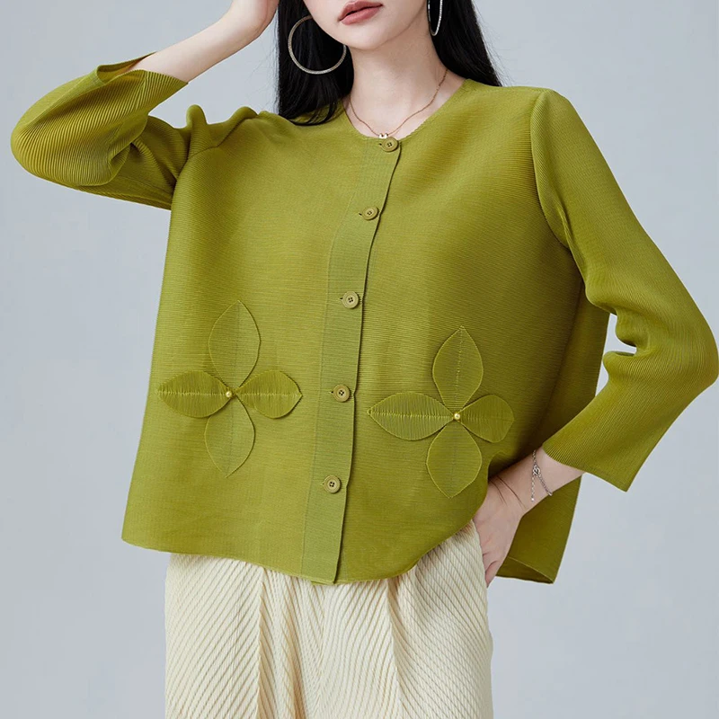 GVUW Pleated Appliques Shirts Women Round Collar Full Sleeve Single Breasted Solid Color New 2024 Versatile Clothing 17G8011