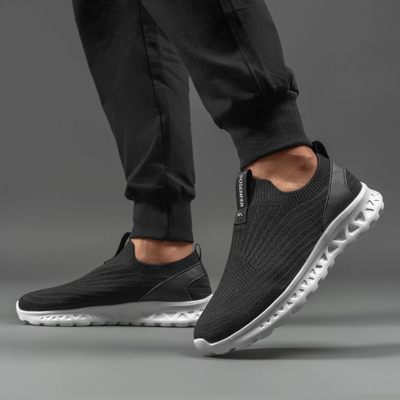 2024 Men Walking Shoes Non-Slip Work Casual Slip On Walking Sneaker Lightweight Knit Comfortable Wear Resistant Man Shoes 1271