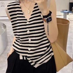 Women's Clothing 2024 Summer Stripe Sleeveless Pullovers Vest New Pattern Western Style Age Reduction Unique Senior Loose Tops