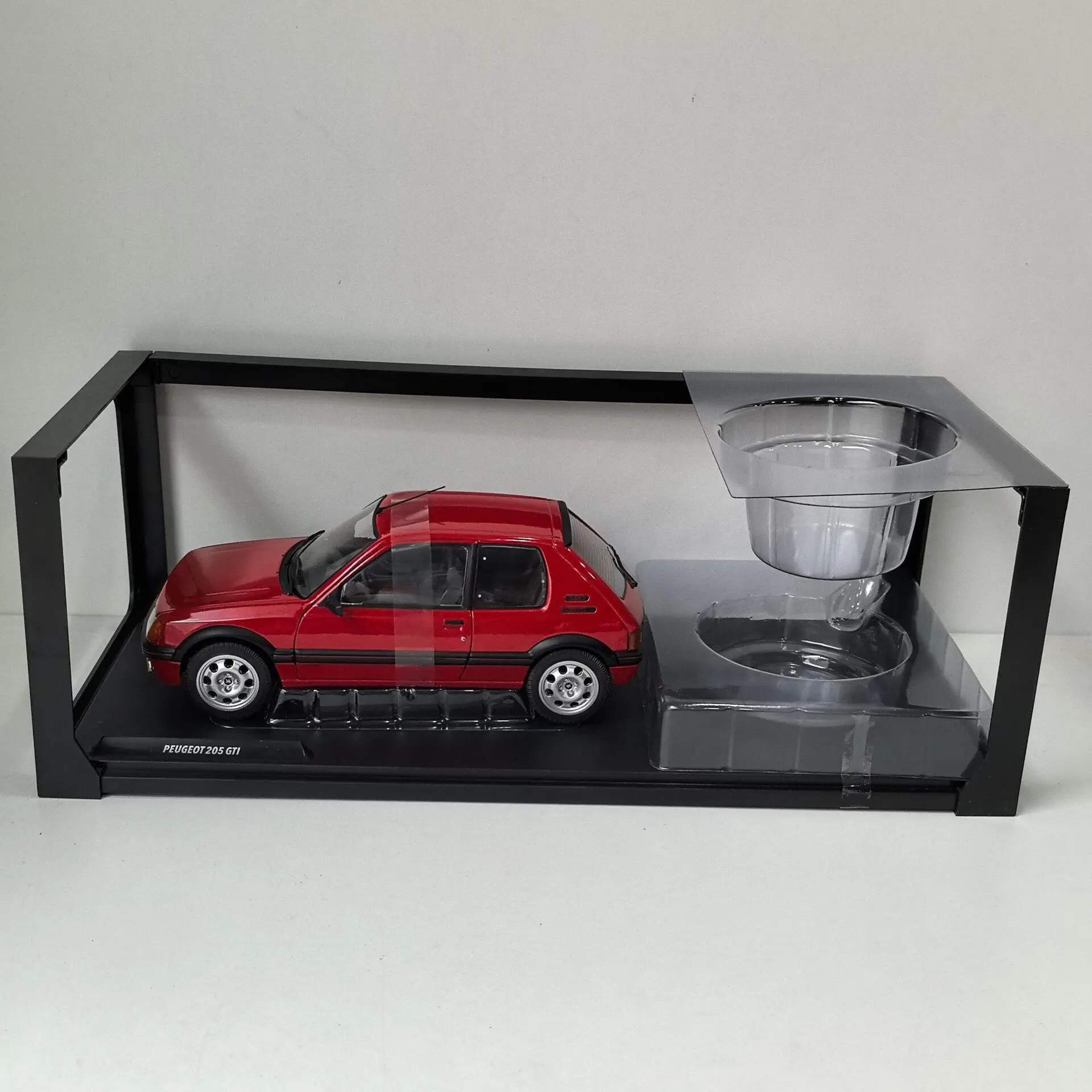 There Are Some Adhesive Marks on The Windshield Wipers Diecast SOLIDO 1/18 Scale PEUGEOT 205 GTI 1988 W6 Alloy Car Model