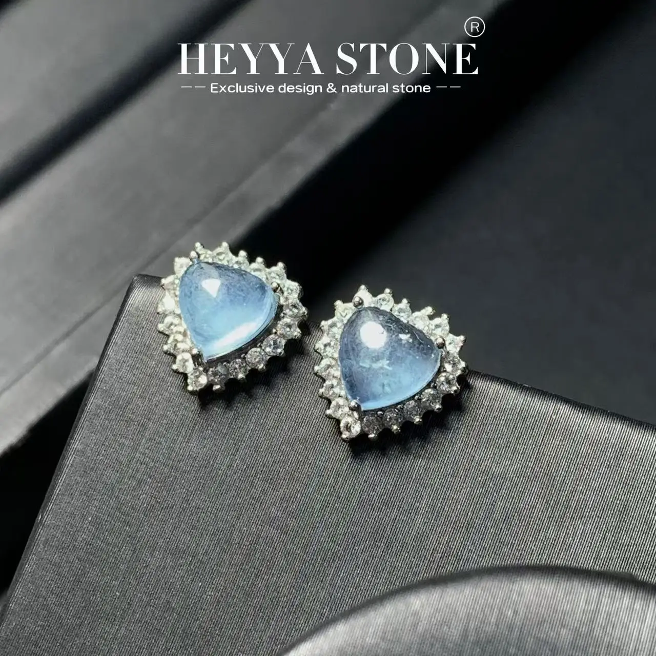 Heyya-女性用の天然アクアマリンスタッドピアス、石の楕円形の石、ステンレス鋼、シンプルな高級ジュエリー、宝石、クラシックスタイル