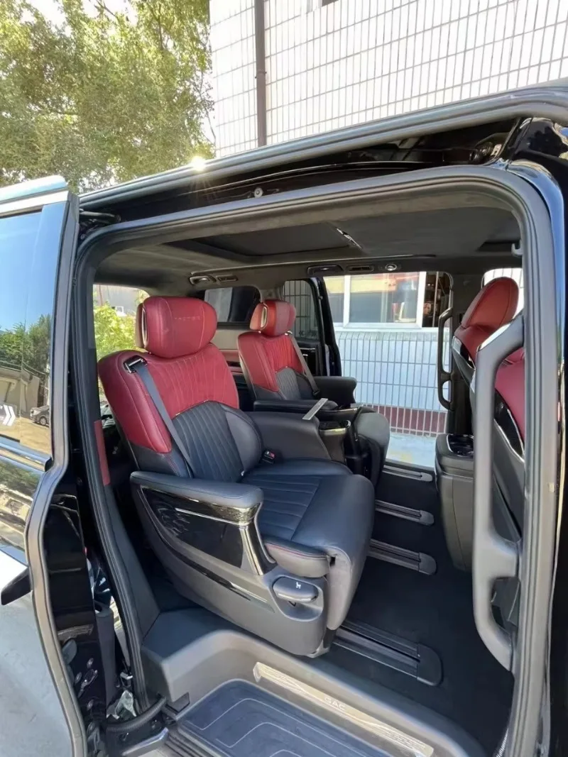 Patented Design Leather Electric Accessible Seat Black 150Kg Load Capacityr Rotating & Lifting Car Seat