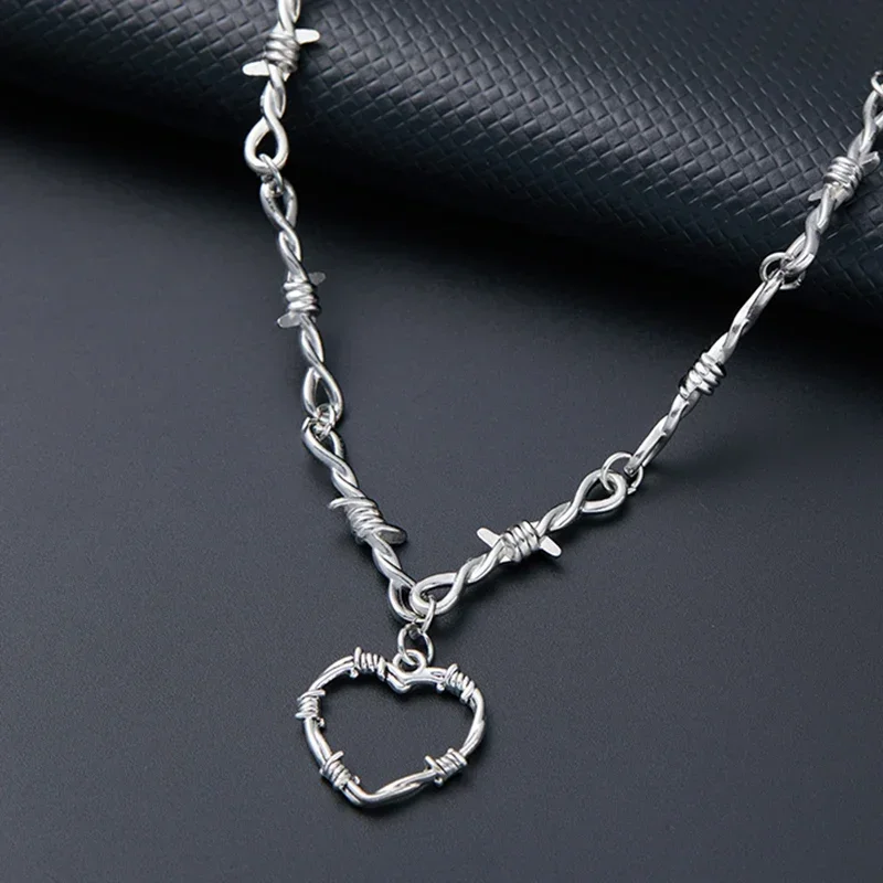 سلك صغير Brambles الحديد القلب المختنق قلادة المرأة الهيب هوب القوطية الشرير نمط الأسلاك الشائكة الشوك الصغير سلسلة المختنق الهدايا