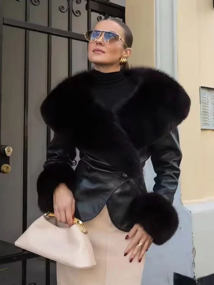 سترة شتوية من الجلد الصناعي من TFMLN للنساء سترة عصرية من جلد البولي يوريثان وياقة من الفرو ملابس خارجية للسيدات بأكمام طويلة سترة دافئة ضيقة