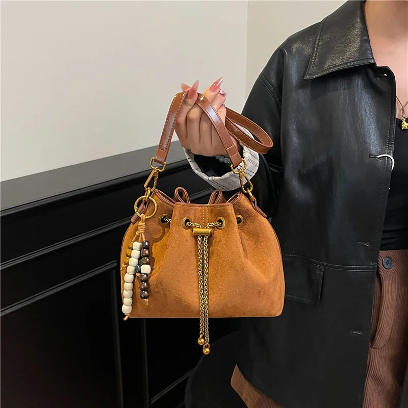 

2025 Niche Chain Shoulder Bag, Trendy Crossbody Purse for Women, Versatile Day-to-Night Tote, Minimalist Sling Bag, Textured Top