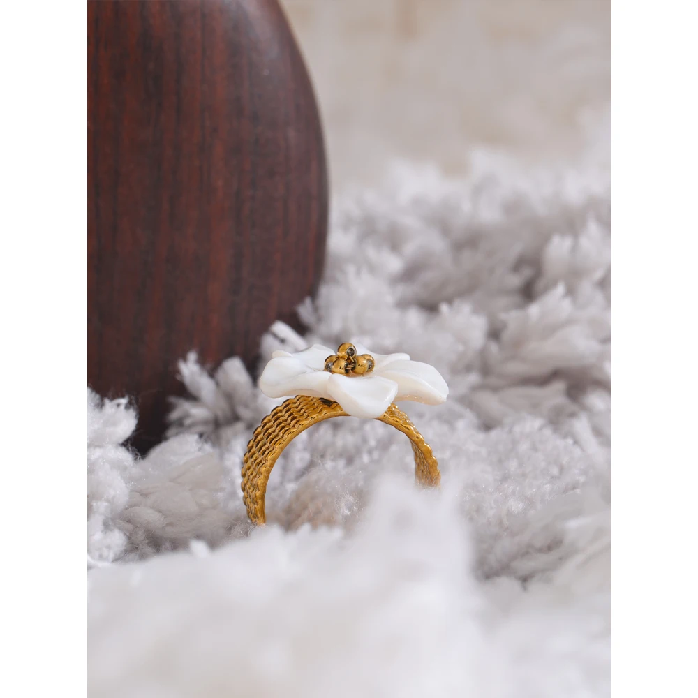 Yhpup Thicker Natural Shell Flower Open Gold Color Ring Fashion Stainless Steel Stylish Exquisite Waterproof Finger Jewelry