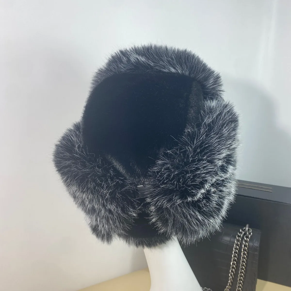 Winter Anti Fox Fur Flash Diamond Fashionable Fur Hat for Men, Thick and Warm Ear Protection, Anti Cold Lei Feng Hat for Women