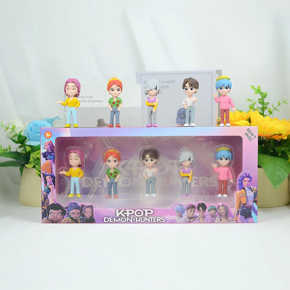 2026 Hot Kpop Devil Hunter Rumi Zoe Mira anime polyvinyl chloride character collection desktop trinkets Childrens New Year gifts