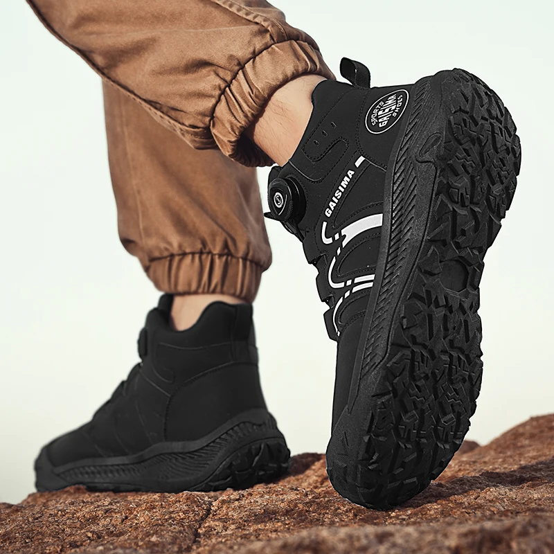 Klassische Herrenstiefel mit hohem Schaft, strapazierfähige Sohle, weiches Obermaterial, klassisch und modisch, geeignet zum Wandern und für Outdoor-Aktivitäten. – Detail 5