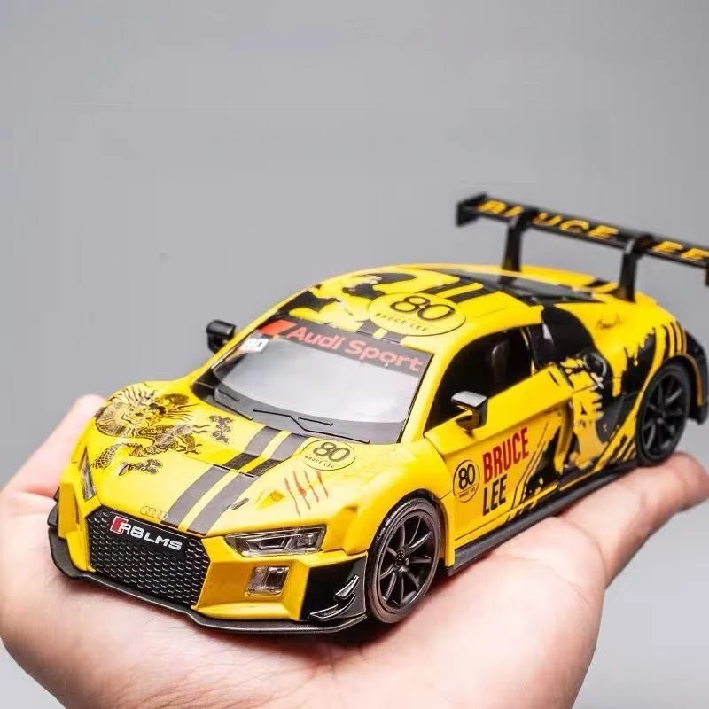 Audi R8 Pull-Back-Auto im Maßstab 1:32, Legierung, Druckgussmodell, Trägheitsbetriebenes Spielzeug, Geschenk, leichter Soundeffekt, Weihnachtsgeschenk