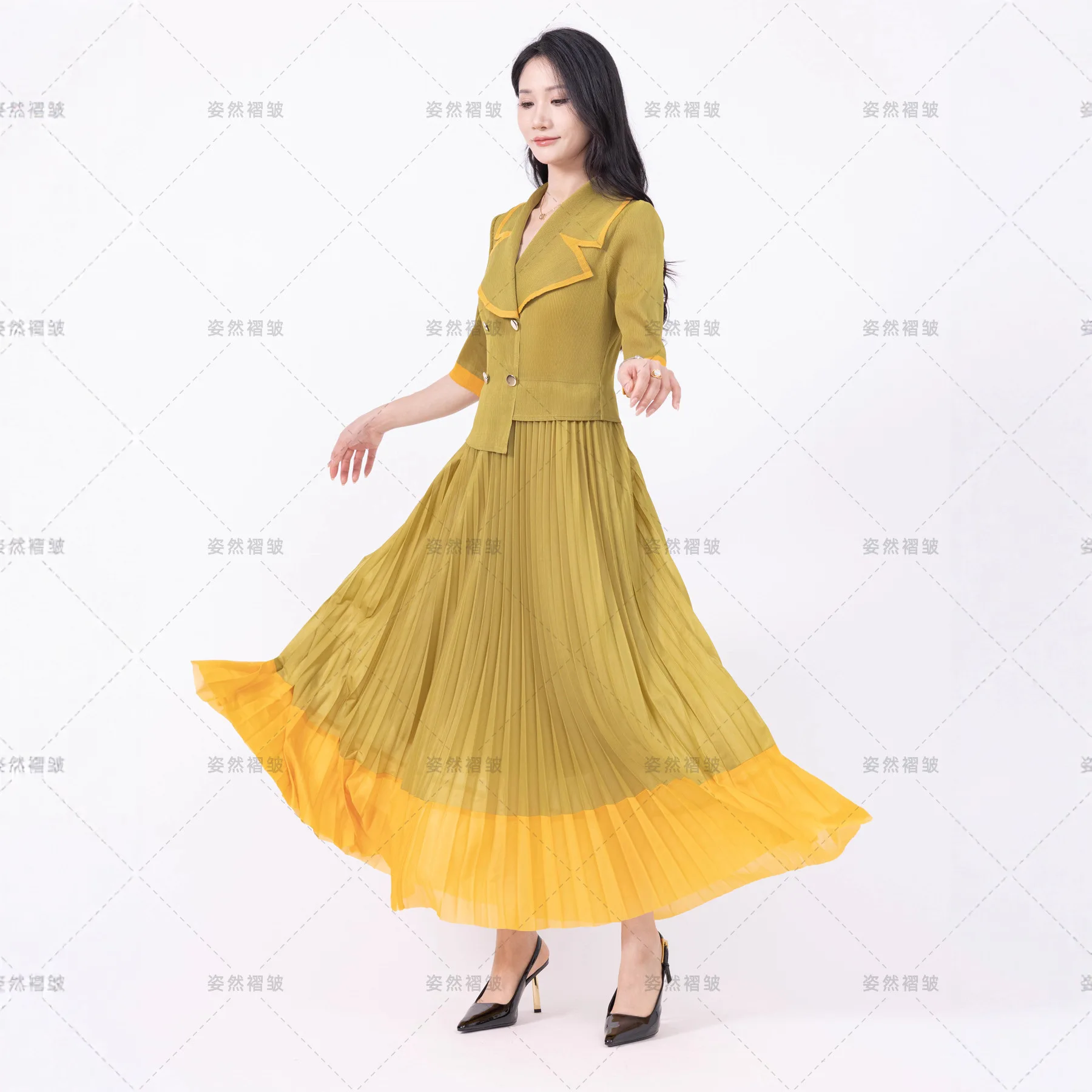 

Miyake Pleated Dress Women, Contrasting Print, Suit Collar and Half Sleeves, Loose Large Size, Elegant Pleated Skirt, 2025 New