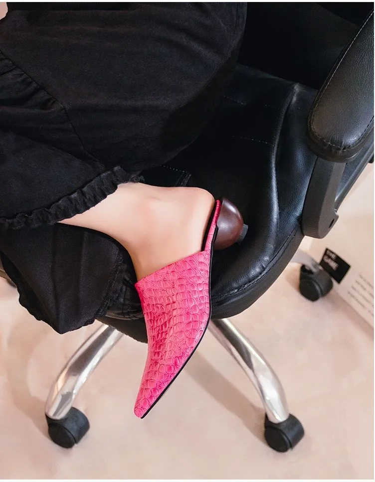 Sandalias nuevas europeas americanas para mujer, zapatillas sexis con punta estrecha y tacón de bola, zapatos de verano para mujer, zapatos de mulas para mujer