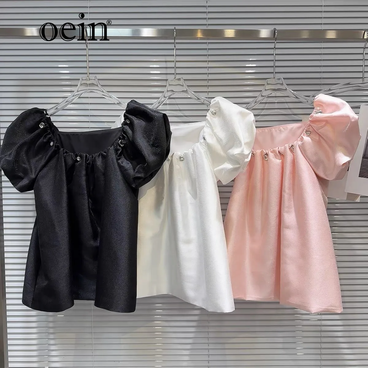 

[oein]High End Rhinestone Bubble Sleeve Shirt For Women's Summer 2024 Loose Belly Covering Doll Shirt With Pearl Satin Small Top