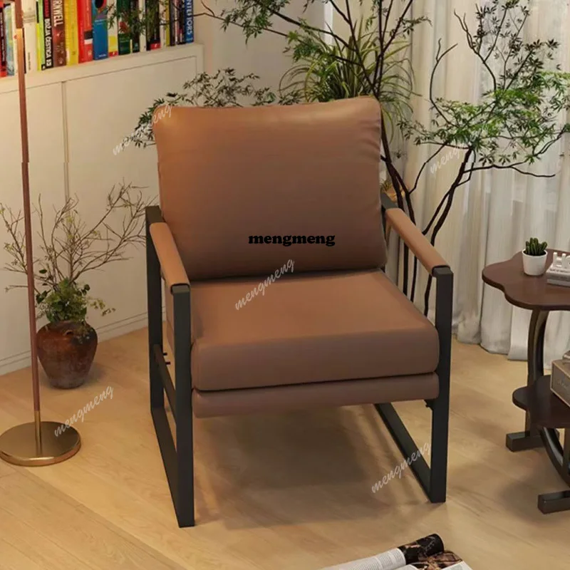 Weicher Leder-Loungesessel für Wohnzimmer Moderner Robuster Büro-Relaxsessel Einfacher Stahlrahmen Akzentstuhl für Zuhause
