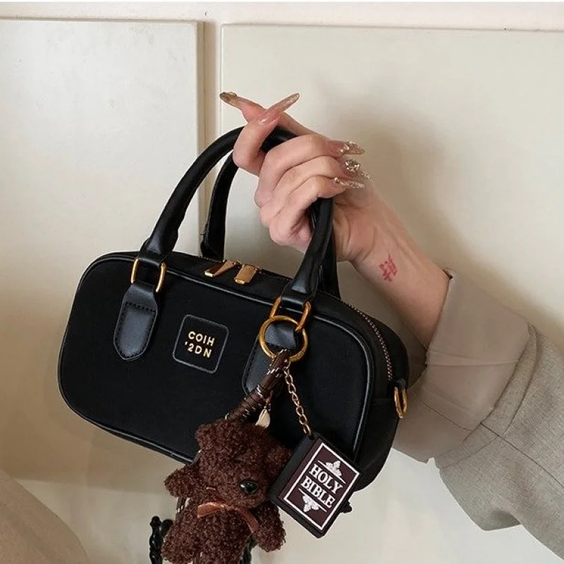 

trendy crossbody bag with chain women small pu leather handbag fashion design party dating everyday bag