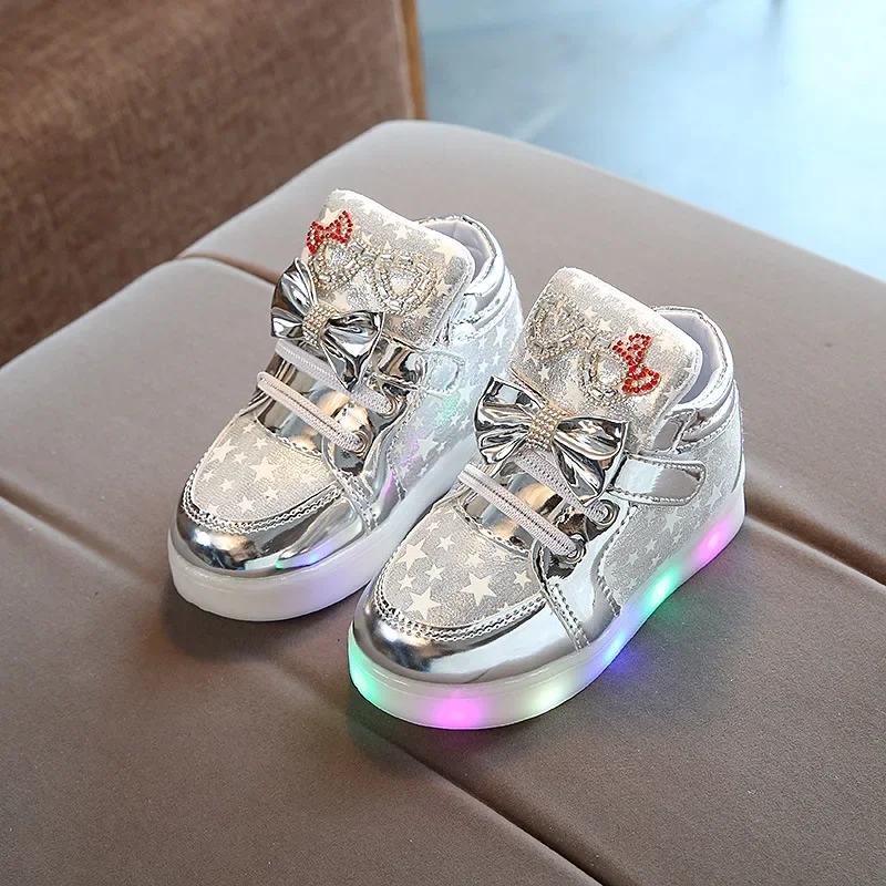 Girls Sneakers Light Up Flashing Sports Skateboard Shoes Comfortable LED Luminous Sequins Casual Shoes Baby Kids Toddler Shoes