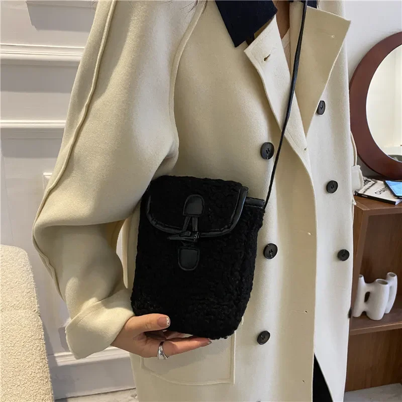 Lambswool Phone-bag Women Faux Fur Bags Tender Sweet Lovely Cross Body Teenagers Female Portable Horn Button Plush Square Cozy