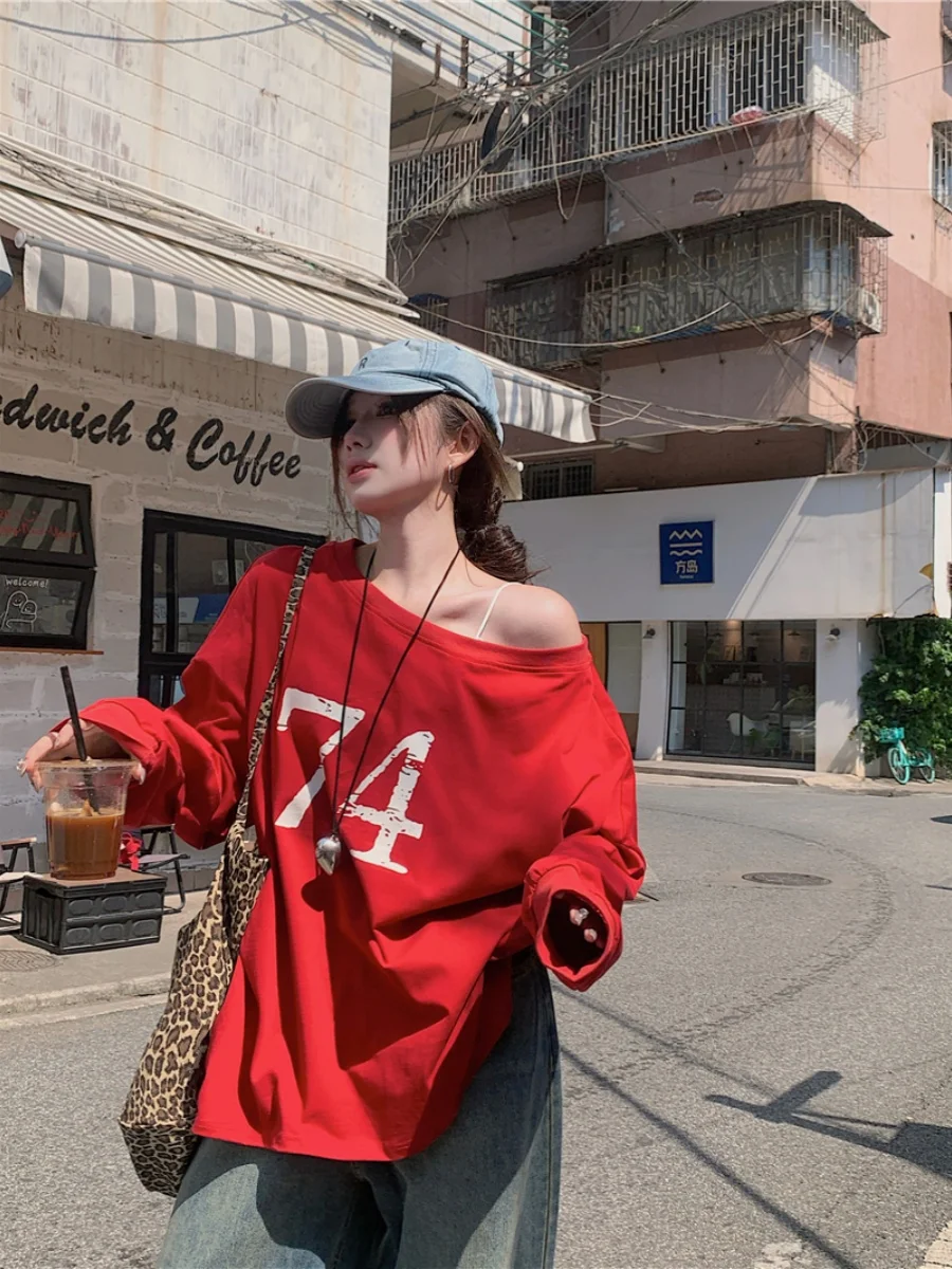 

plus Size Women's Red Letter Print oulder Bared T-irt Long Sve Loose Fit Autumn Faionable Streetwear Korean Sle