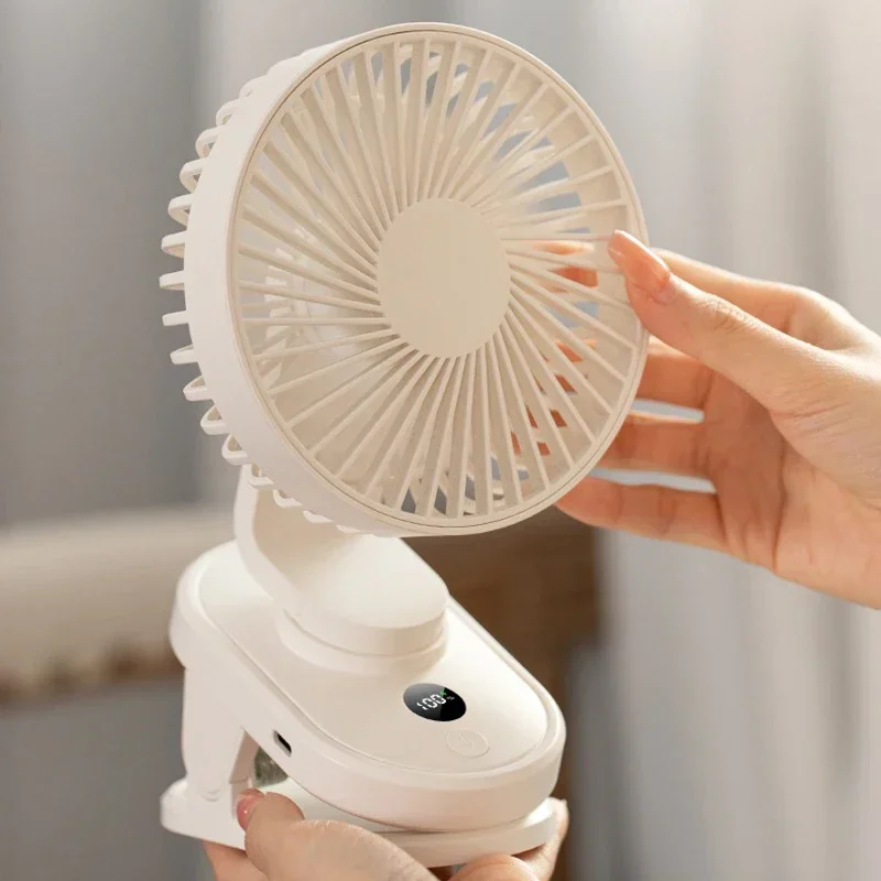 Portátil Desktop Clip Fan, rotação ajustável, Display Digital, poderoso, alto fluxo de ar, recarregável, silencioso para casa e escritório