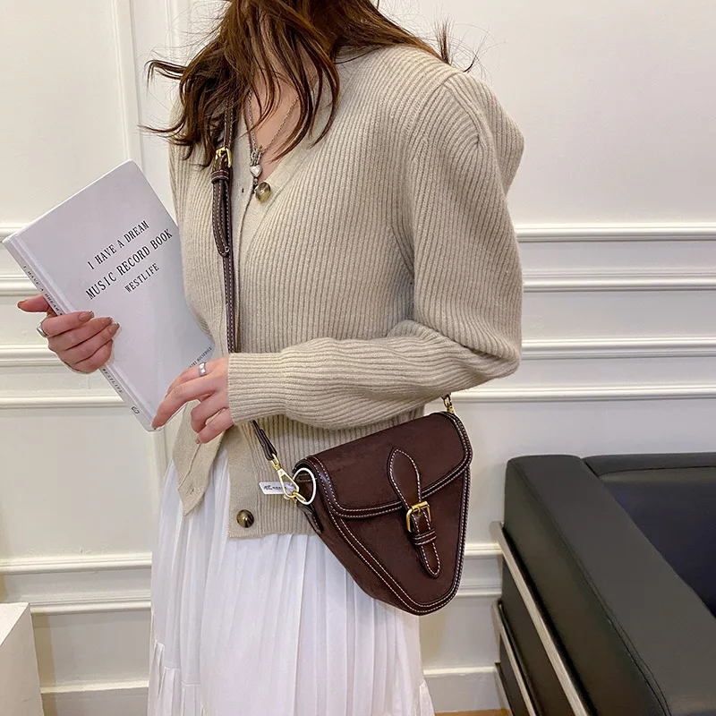 ​​2025 Maillard Earth Tones Triangle Bag Women Premium Matte Leather Geometric Shoulder Purse Avant-Garde Gallery Statement​​